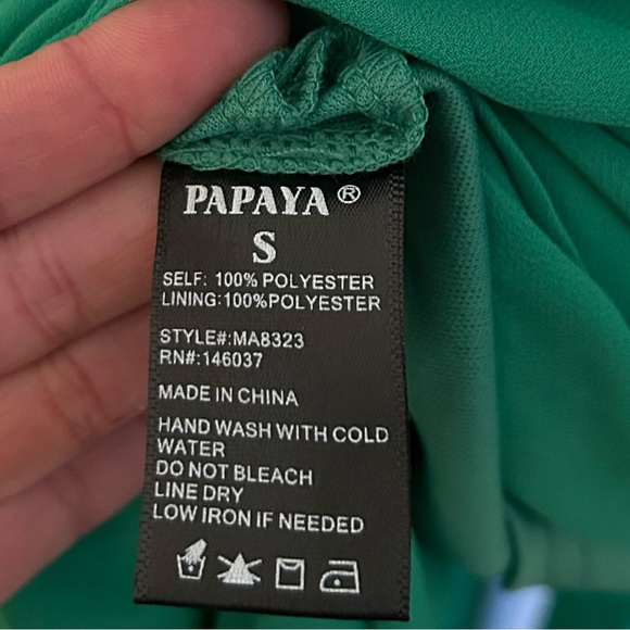 NWOT Papaya Emerald Green Open Back Maxi Dress. Size Small - Picture 6 of 7